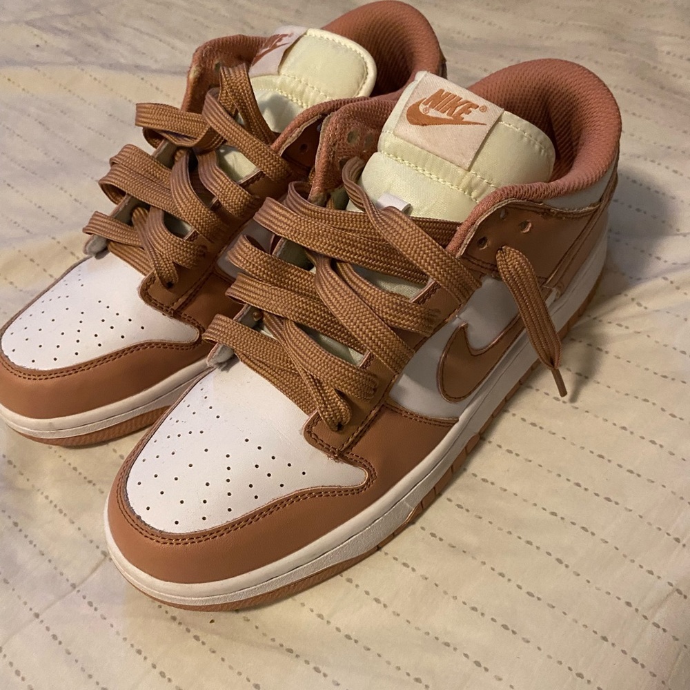 Nike dunks ‘Rose whisper’ size 10